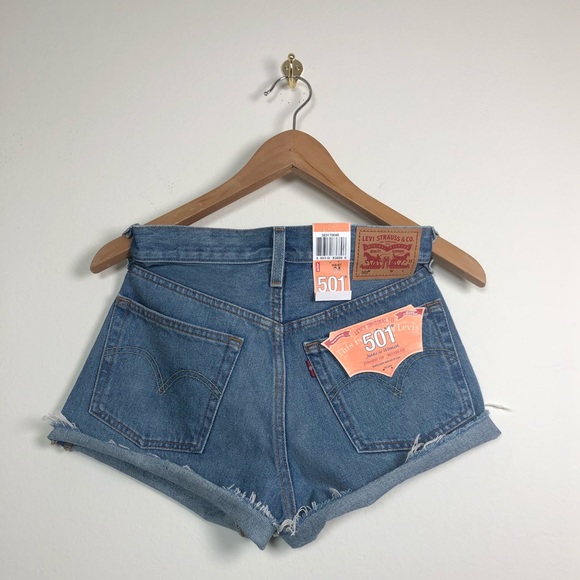 NWT Levi’s High Waisted Cutoff Denim Shorts - Picture 3 of 5